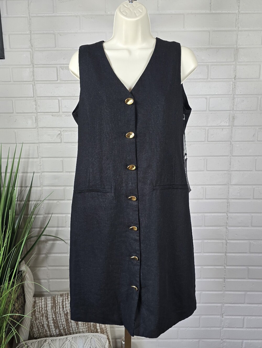 Rachel Zoe Black Linen Sleeveless V-Neck Shift Dress with Gold Buttons Small